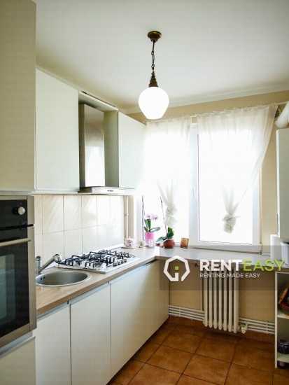 Apartament cu 2 Camere in Podul Ros pentru Inchiriat