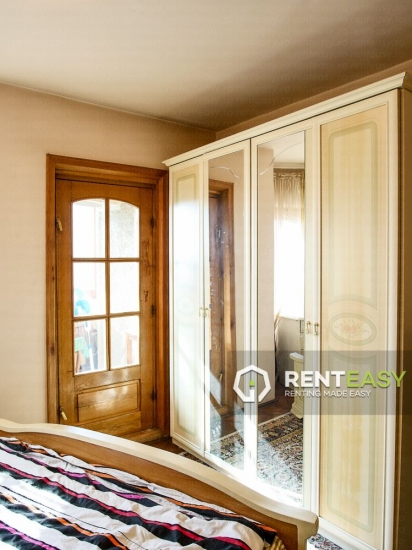 Apartament cu 4 Camere pentru Inchiriat in Centru - Moldova