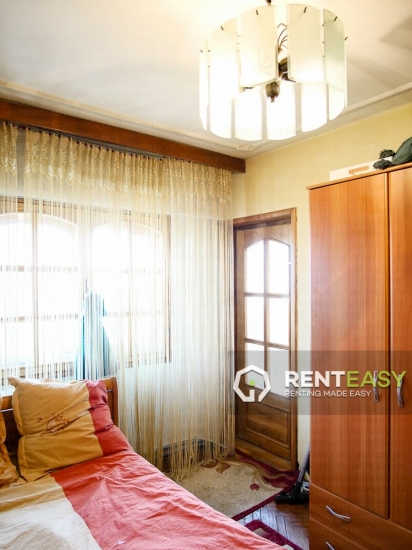 Apartament cu 4 Camere pentru Inchiriat in Centru - Moldova