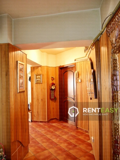 Apartament cu 4 Camere pentru Inchiriat in Centru - Moldova