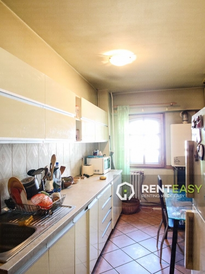 Apartament cu 4 Camere pentru Inchiriat in Centru - Moldova