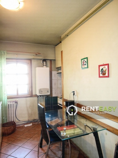 Apartament cu 4 Camere pentru Inchiriat in Centru - Moldova