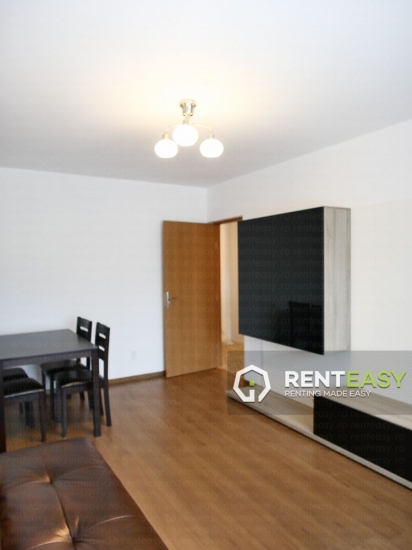 Apartament decomandat cu 3 Camere pentru Inchiriat in zona Podul de Fier