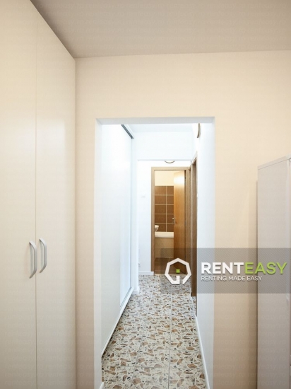 Apartament decomandat cu 3 Camere pentru Inchiriat in zona Podul de Fier