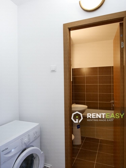 Apartament decomandat cu 3 Camere pentru Inchiriat in zona Podul de Fier
