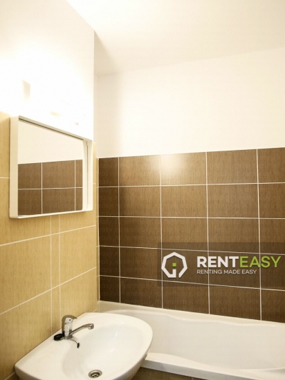 Apartament decomandat cu 3 Camere pentru Inchiriat in zona Podul de Fier
