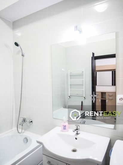 Apartament 2 camere de inchiriat in Centru langa Palas in bloc nou