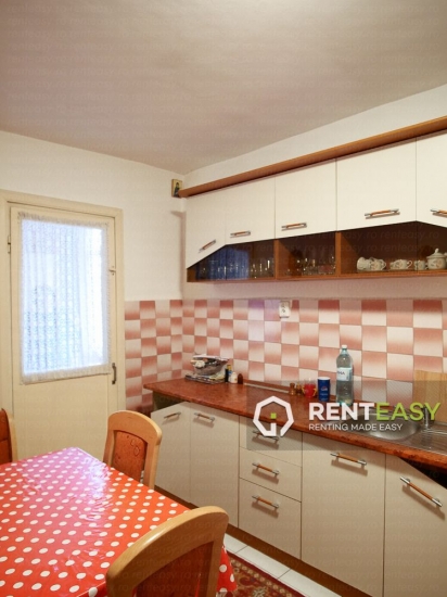 Apartament decomandat cu 3 camere pentru inchiriat in zona Palas