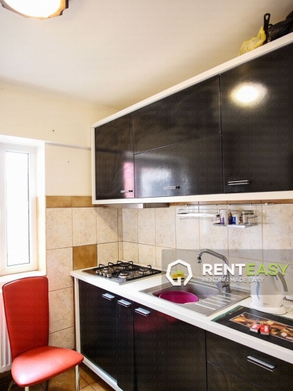 Vila cu 3 camere pentru inchiriat in zona Sararie