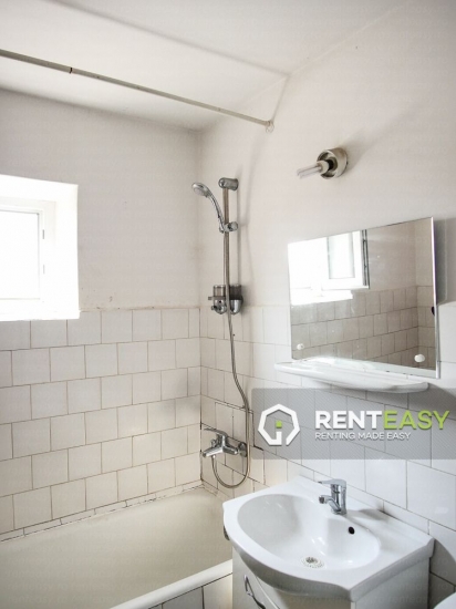 Apartament 2 camere in zona Podul de Fier de inchiriat