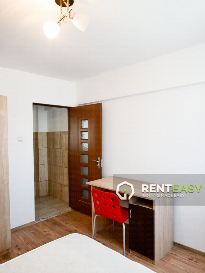 Apartament decomandat cu 3 camere de inchiriat in Piata Unirii