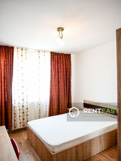 Apartament decomandat cu 3 camere de inchiriat in Piata Unirii