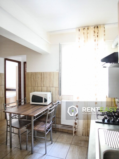 Apartament decomandat cu 3 camere de inchiriat in Piata Unirii