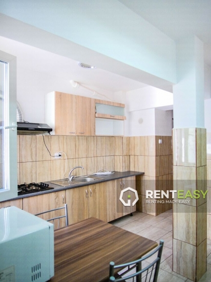 Apartament decomandat cu 3 camere de inchiriat in Piata Unirii