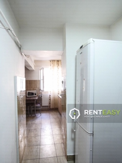 Apartament decomandat cu 3 camere de inchiriat in Piata Unirii