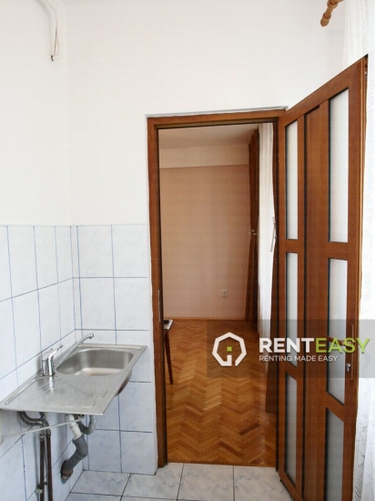 Apartament nemobilat cu o camera de inchiriat in Centru - Piata Unirii