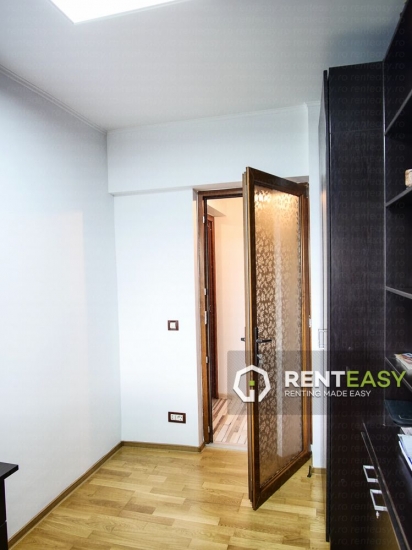 Apartament cu 3 camere de inchiriat in zona Palas