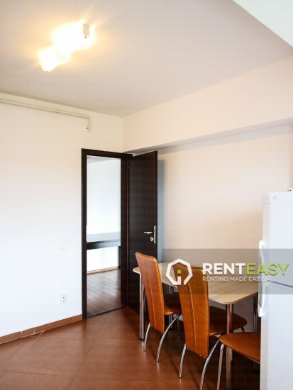 Apartament cu 4 camere de inchiriat in Centru - Podul de Fier