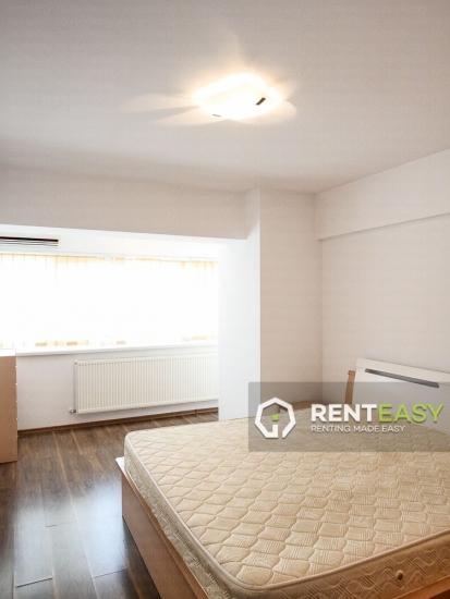 Apartament cu 4 camere de inchiriat in Centru - Podul de Fier