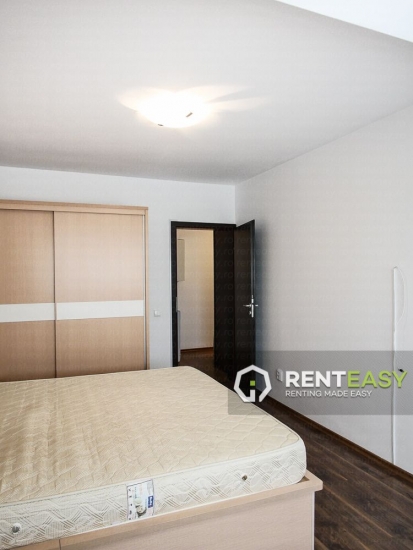 Apartament cu 4 camere de inchiriat in Centru - Podul de Fier