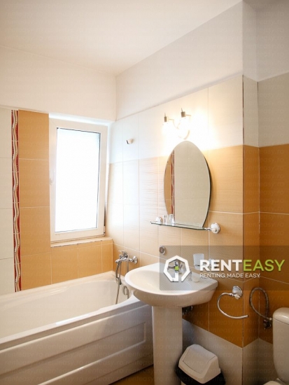 Apartament cu 4 camere de inchiriat in Centru - Podul de Fier