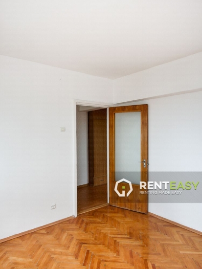 Apartament nemobilat cu 4 camere de inchiriat in Centru - Piata Unirii