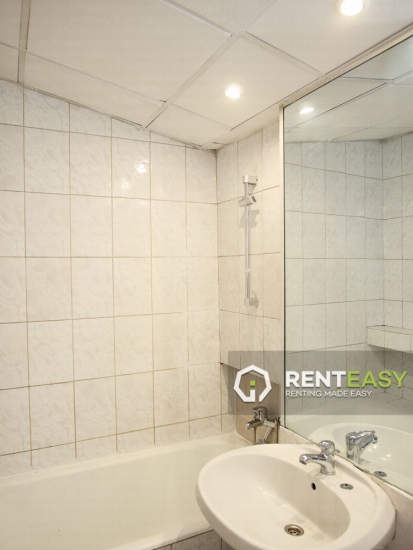 Apartament nemobilat cu 4 camere de inchiriat in Centru - Piata Unirii