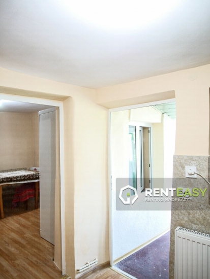 Casa cu 2 camere de inchiriat in zona Centrala