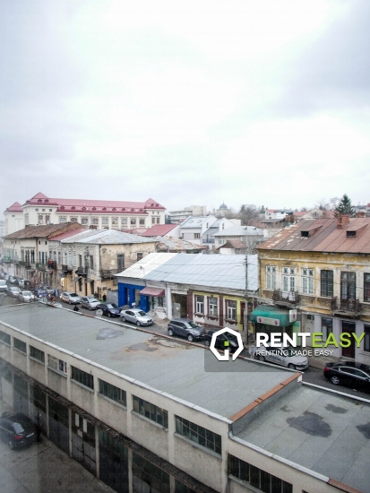 Apartament cu 3 camere de inchiriat pe Independentei la 2 min de UMF