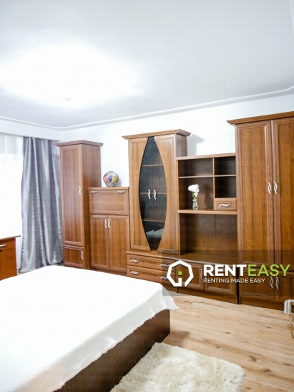 Apartament cu 3 camere de inchiriat pe Independentei la 2 min de UMF