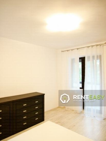 Apartament 3 camere de inchiriat pe Independentei langa UMF