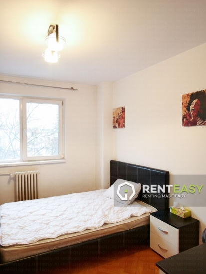 Apartament cu 3 camere de inchiriat in zona Moldova Mall