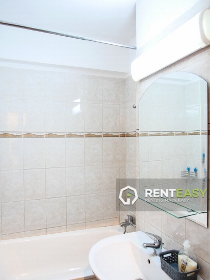 Apartament cu 3 camere de inchiriat in zona Moldova Mall