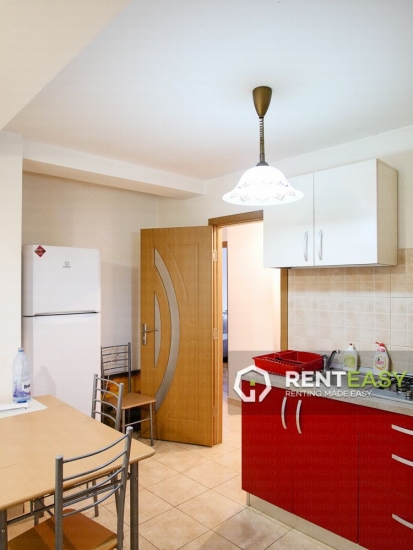 Apartament cu 3 camere de inchiriat in zona Moldova Mall