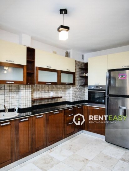 Apartament cu 4 camere de inchiriat in Pacurari