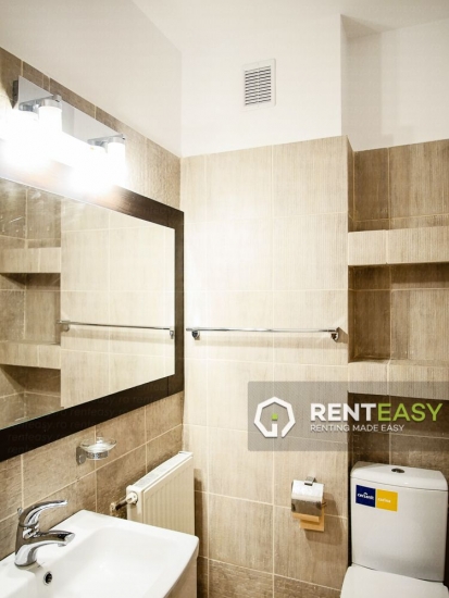 Apartament cu 4 camere de inchiriat in Pacurari