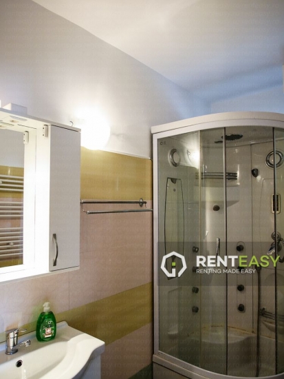 Apartament 3 camere de inchiriat in Centru - Targu Cucu