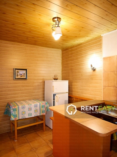Apartament cu o camera la casa de inchiriat in Targu Cucu