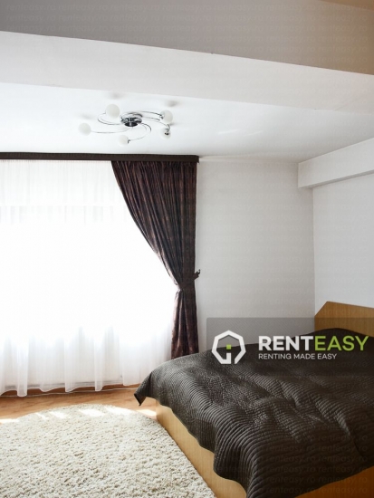 Apartament cu 3 camere de inchiriati in zona Podul de Piatra