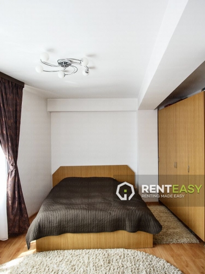 Apartament cu 3 camere de inchiriati in zona Podul de Piatra