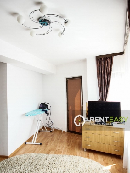 Apartament cu 3 camere de inchiriati in zona Podul de Piatra