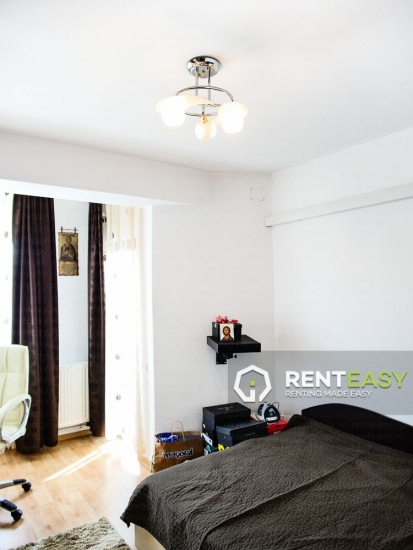 Apartament cu 3 camere de inchiriati in zona Podul de Piatra
