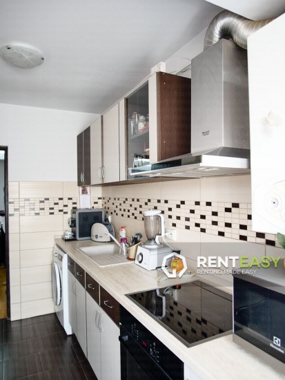 Apartament cu 3 camere de inchiriati in zona Podul de Piatra