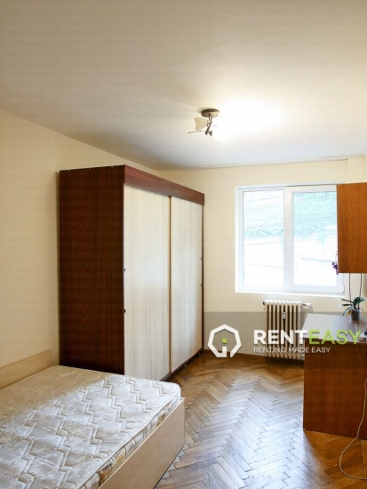 Apartament cu 2 camere e inchiriat in Centru - Arcu