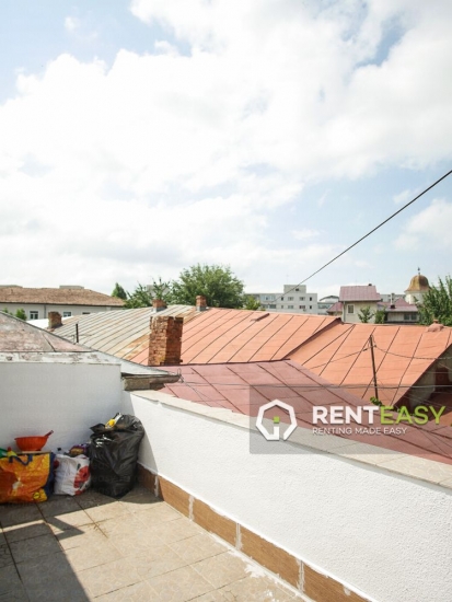 Vila de inchiriat cu 6 camere situata in Centru - UMF