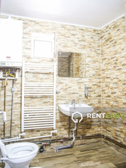 Vila de inchiriat cu 6 camere situata in Centru - UMF