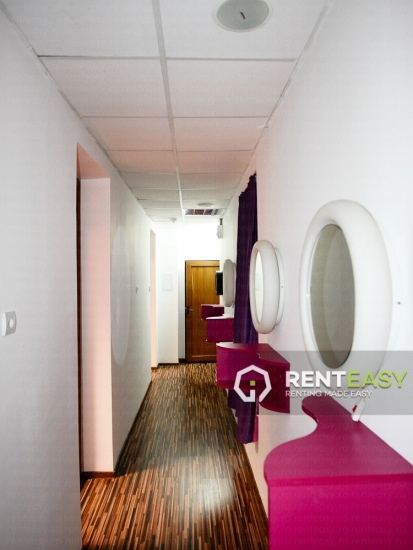 Casa cu 7 camere de inchiriat in Centru