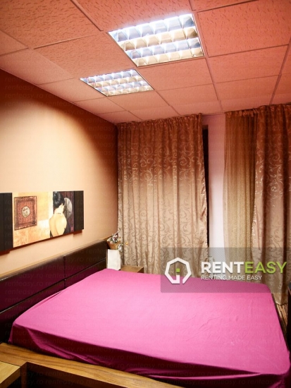 Casa cu 7 camere de inchiriat in Centru