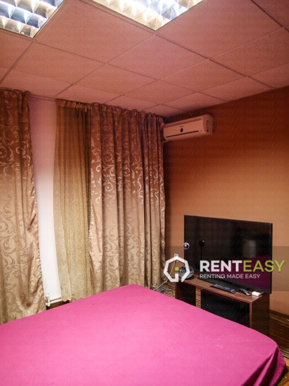 Casa cu 7 camere de inchiriat in Centru