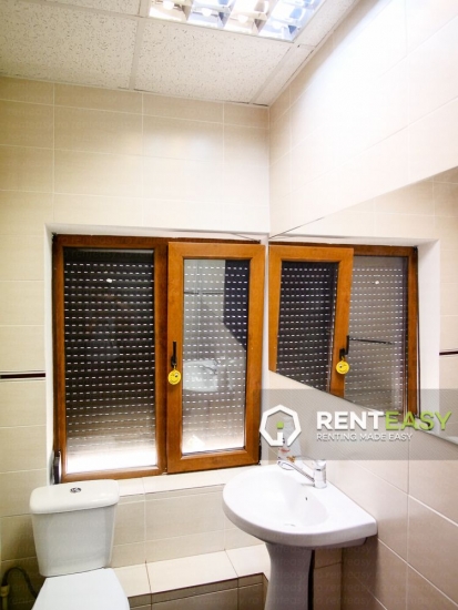Casa cu 7 camere de inchiriat in Centru